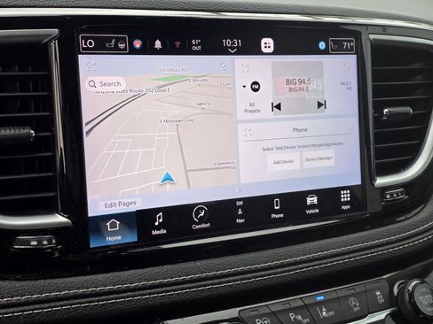 Used 2022 Chrysler Pacifica Limited w/ Uconnect Theater Family Group image 15