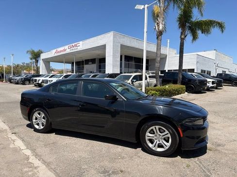 Used 2023 Dodge Charger SXT RWD image 5