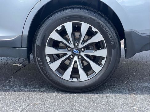 Used 2016 Subaru Outback 3.6R Limited AWD/4WD image 28
