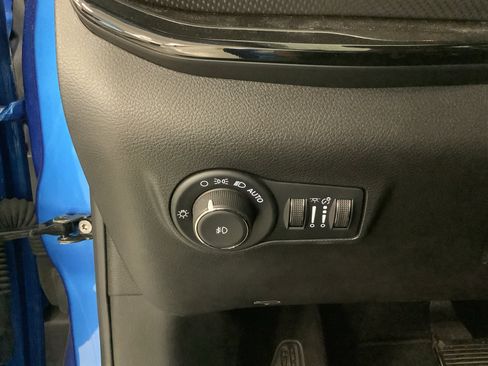 Used 2025 Jeep Compass Latitude w/ Altitude Special Edition AWD/4WD image 18