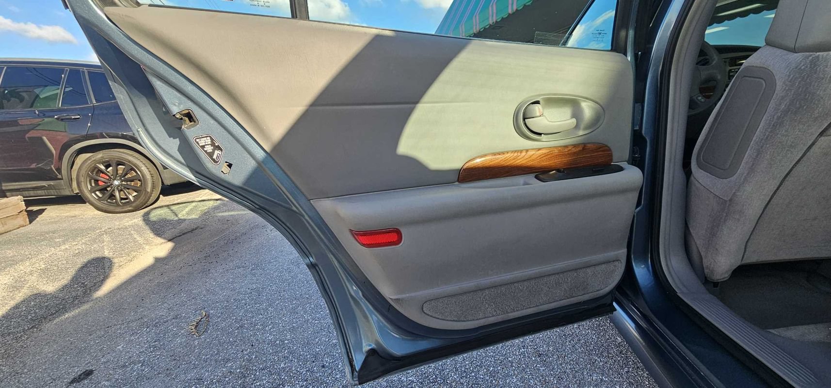 Used 2000 Buick Le Sabre Custom FWD image 8
