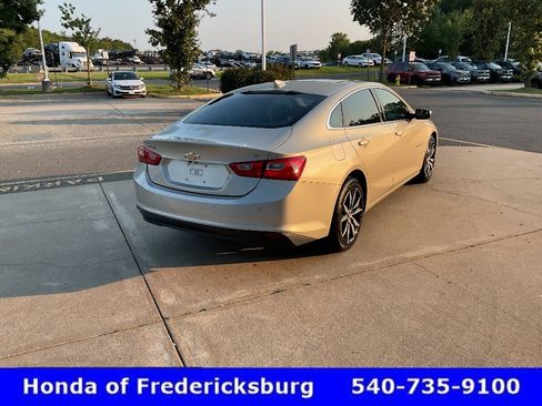 Used 2016 Chevrolet Malibu LT w/ Leather Package FWD image 6