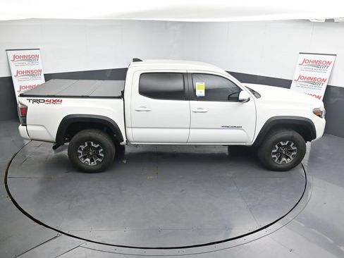 Used 2022 Toyota Tacoma TRD Off-Road w/ Technology Package image 30