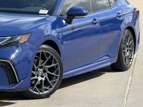 Used 2025 Toyota Camry XSE FWD image 3