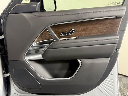Used 2023 Land Rover Range Rover SE image 20