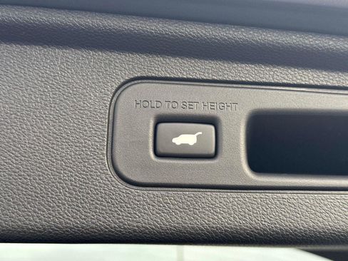 New 2026 Honda Odyssey Touring image 13