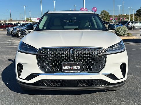 Used 2025 Lincoln Aviator 2WD image 11