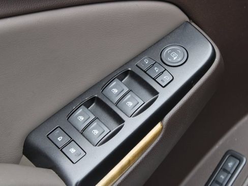 Used 2017 GMC Yukon Denali w/ Open Road Package image 24