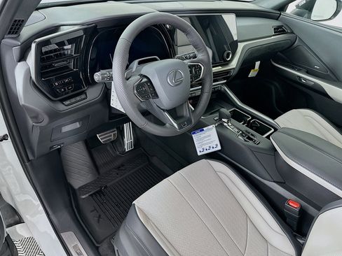 New 2026 Lexus TX 500h AWD image 9
