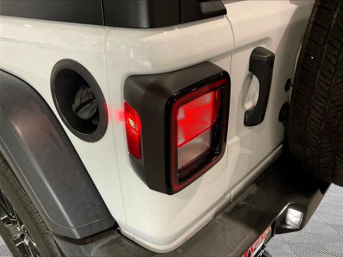 Used 2020 Jeep Wrangler Unlimited Sport AWD/4WD image 23