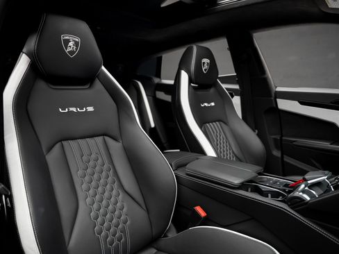 Used 2024 Lamborghini Urus S image 64