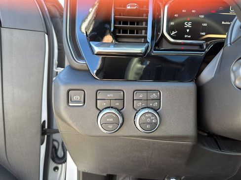 New 2026 GMC Sierra 1500 SLT image 29