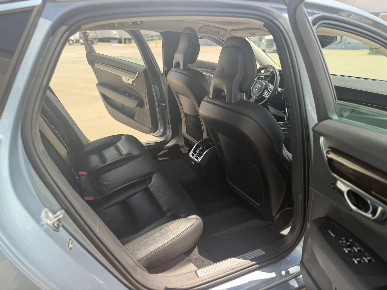 Used 2018 Volvo S90 T5 Momentum w/ Convenience Package FWD image 19