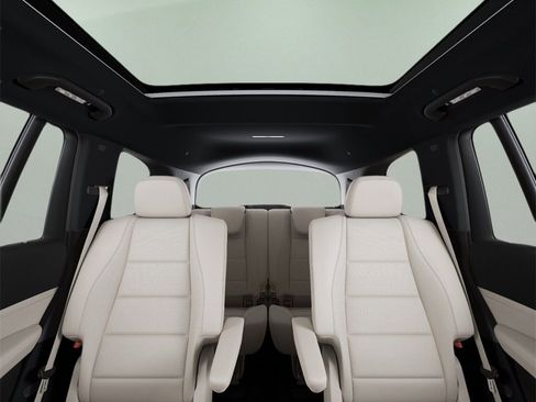 Used 2025 Mercedes-Benz GLS 450 4MATIC image 44