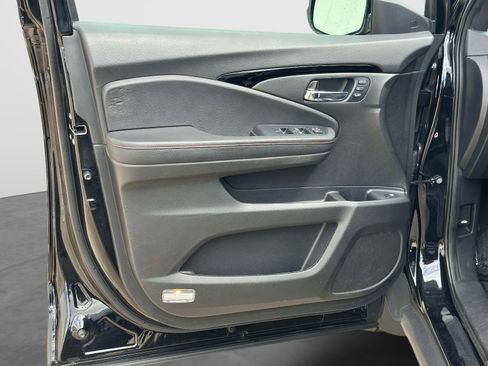 Used 2023 Honda Ridgeline Black Edition image 16