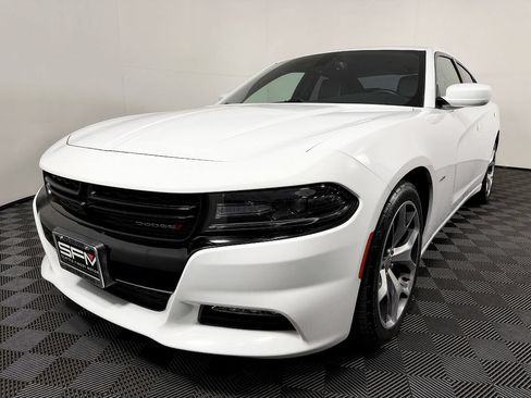 Used 2015 Dodge Charger R/T w/ Plus Group RWD image 3