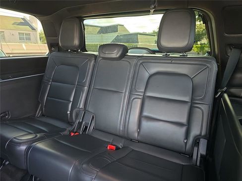 Used 2023 Lincoln Navigator Reserve RWD image 11
