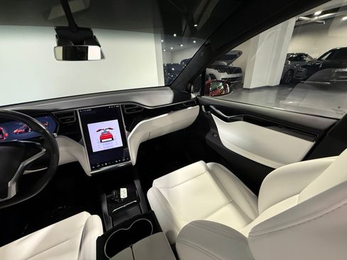 Used 2018 Tesla Model X 75D AWD/4WD image 26