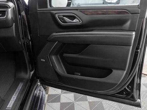 Used 2022 Chevrolet Suburban LT AWD/4WD image 47