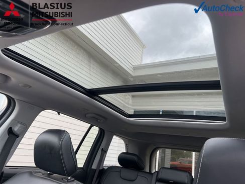 Used 2023 Jeep Grand Cherokee 30th Anniversary AWD/4WD image 29