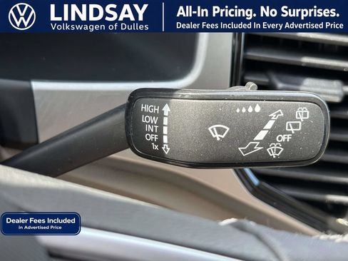 Used 2023 Volkswagen Atlas SE w/ Panoramic Sunroof Package AWD/4WD image 25