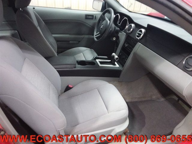 Used 2005 Ford Mustang Coupe RWD image 12