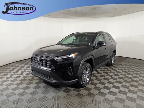 Used 2025 Toyota RAV4 XLE image 1