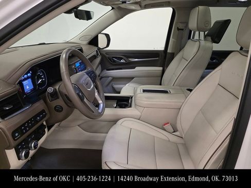 Used 2021 GMC Yukon Denali w/ Denali Premium Package image 12
