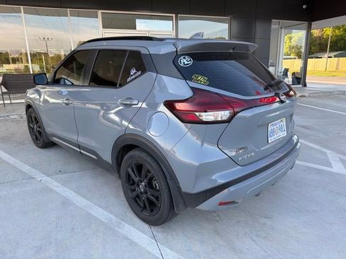 Used 2023 Nissan Kicks SR w/ SR Premium Package FWD image 3