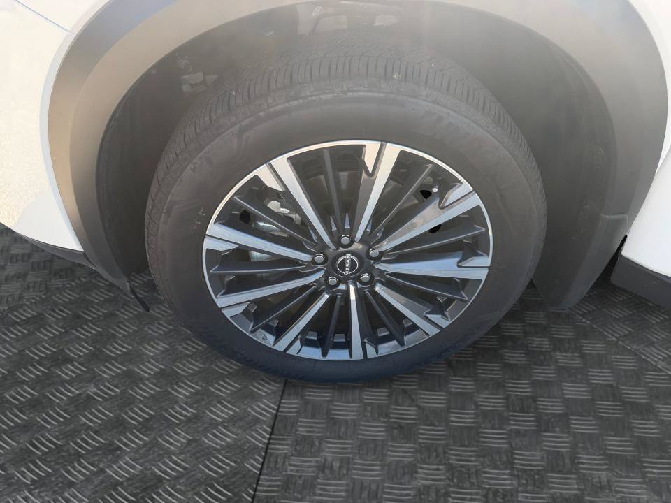 Used 2026 Nissan Pathfinder Platinum w/ Cargo Package FWD image 27