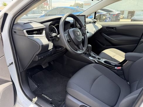 Used 2022 Toyota Corolla LE w/ Carpet Mat Package (TMS) FWD image 8