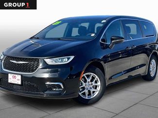 Used 2023 Chrysler Pacifica Touring video 1