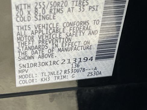 Used 2024 Nissan Pathfinder Platinum image 37