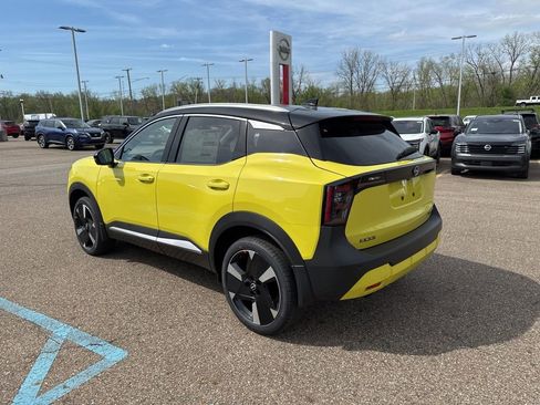 New 2026 Nissan Kicks SR w/ SR Premium Package AWD/4WD image 5