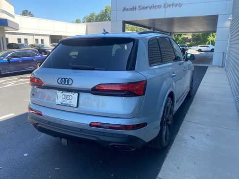 New 2025 Audi Q7 3.0T Prestige image 4