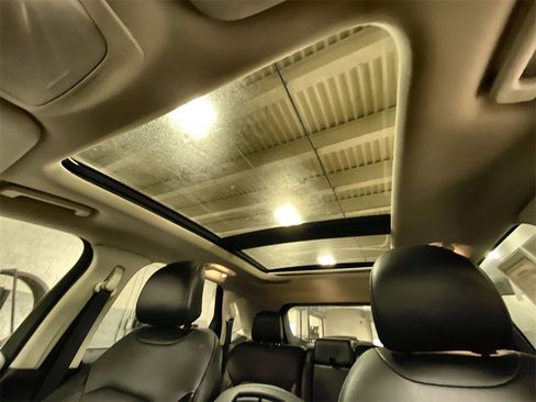 Used 2018 Ford Edge SEL w/ Equipment Group 201A image 7