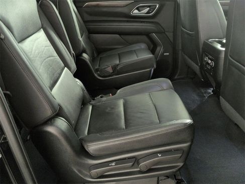 Certified 2022 Chevrolet Suburban Z71 w/ Luxury Package image 25