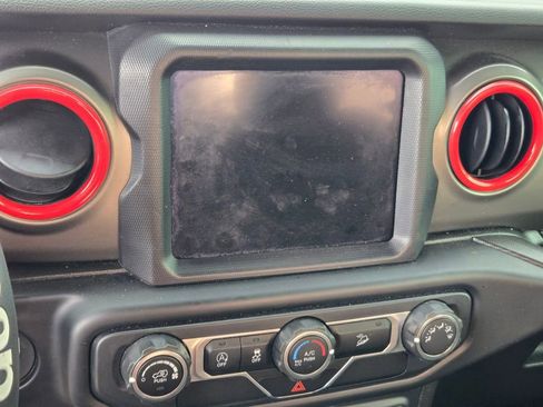 Used 2019 Jeep Wrangler Sport image 15