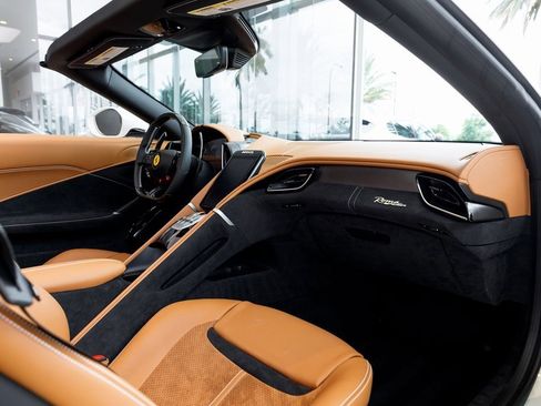 Used 2025 Ferrari Roma Spider image 43