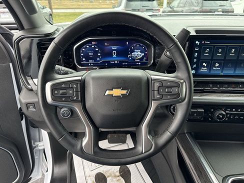 Used 2024 Chevrolet Silverado 3500 LTZ w/ LTZ Convenience Package image 11