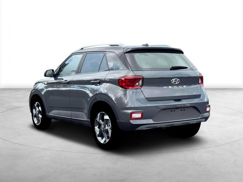 New 2026 Hyundai Venue SEL FWD image 5