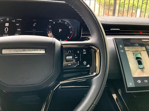 Used 2025 Land Rover Range Rover Sport Dynamic SE image 24