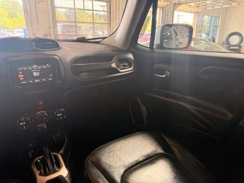 Used 2015 Jeep Renegade Limited AWD/4WD image 21