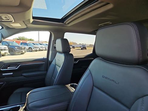 Used 2025 GMC Sierra 1500 Denali w/ Denali Reserve Package image 11