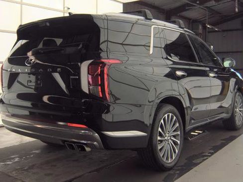 Used 2025 Hyundai Palisade Calligraphy image 3