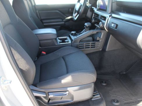 Certified 2025 Toyota 4Runner SR5 AWD/4WD image 22
