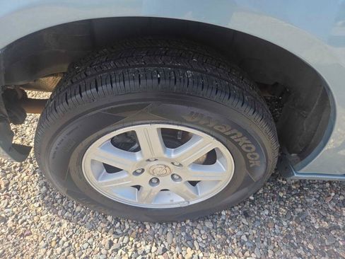 Used 2010 Chrysler Town & Country Touring FWD image 23