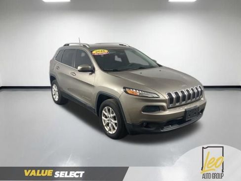 Used 2016 Jeep Cherokee Latitude w/ Comfort/Convenience Group AWD/4WD image 8
