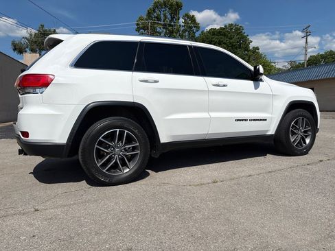 Used 2018 Jeep Grand Cherokee Laredo RWD image 6