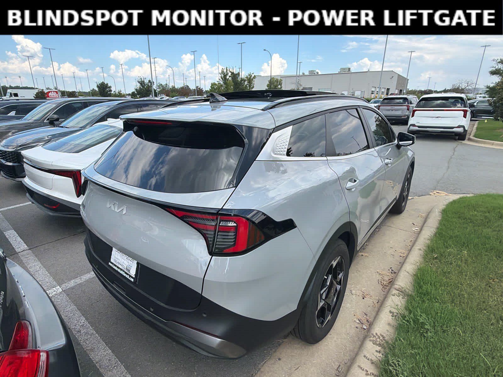 Used 2026 Kia Sportage EX FWD image 4